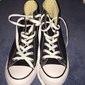 black and white converse